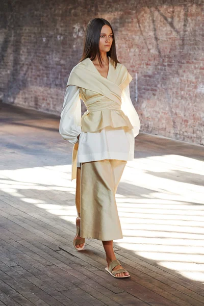 Look 25